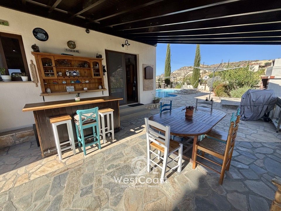 Property photo 3 of 46