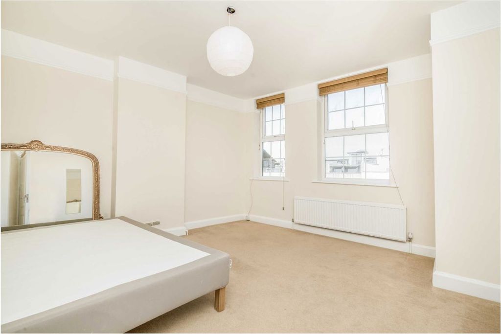 Property photo 2 of 3