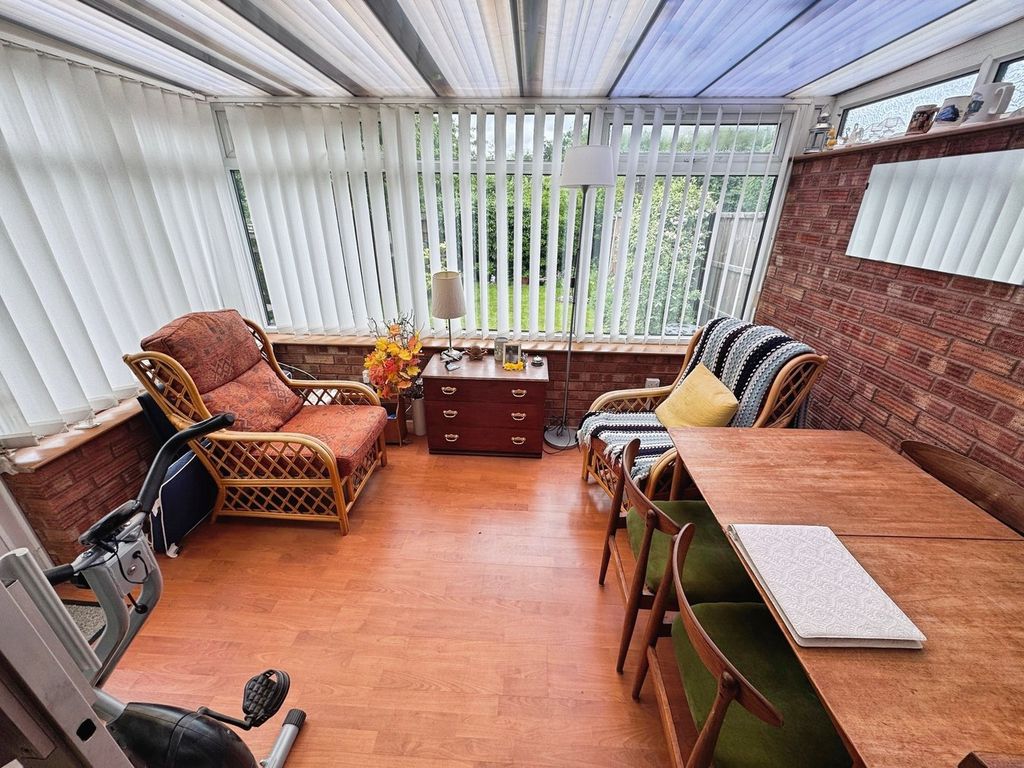Property photo 3 of 15 Conservatory