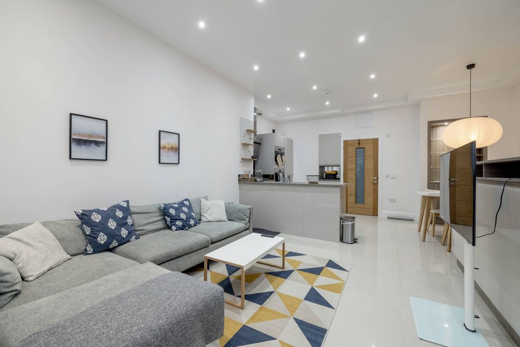 Property photo 1 of 21 Primary Property Image