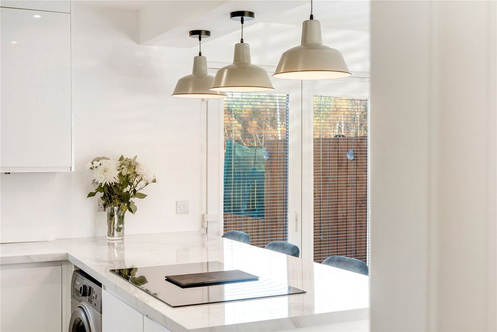 Property photo 2 of 21 Picture No. 20