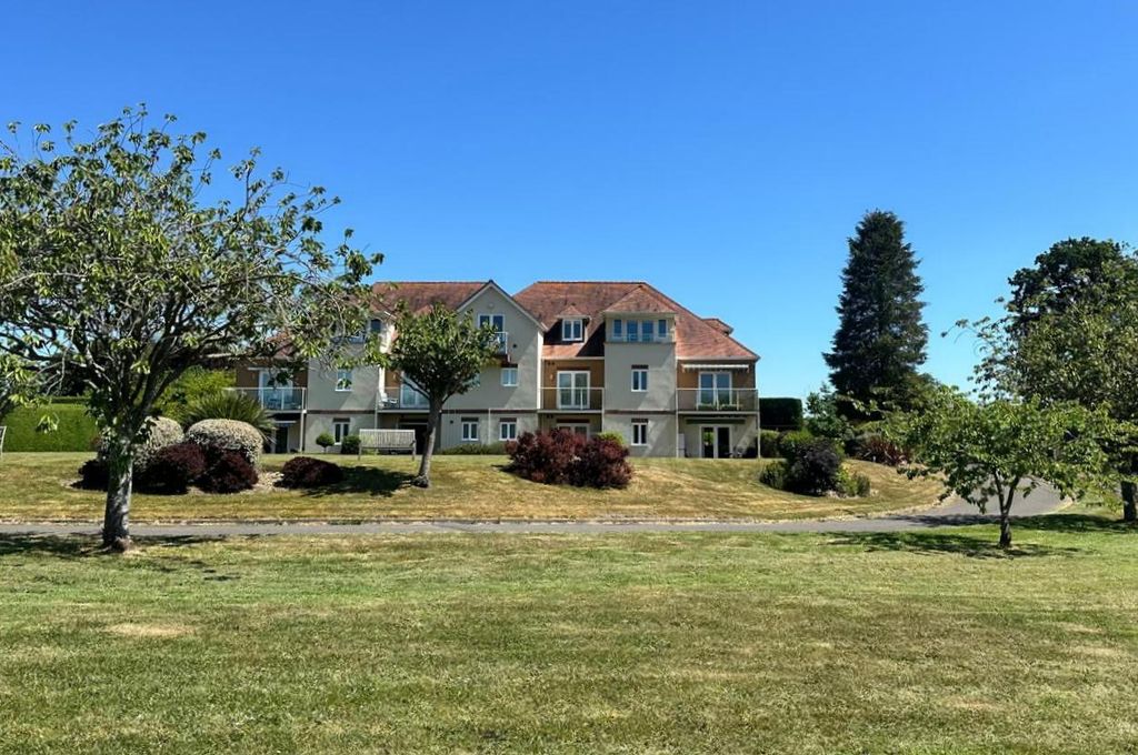 Property photo 1 of 24 Two Bedroom Lakeside Apartment