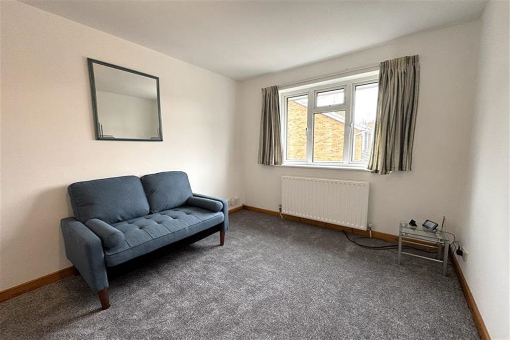 Property photo 2 of 11 (Main)