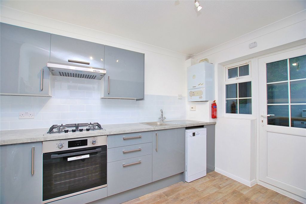 Property photo 3 of 11 Picture No. 17