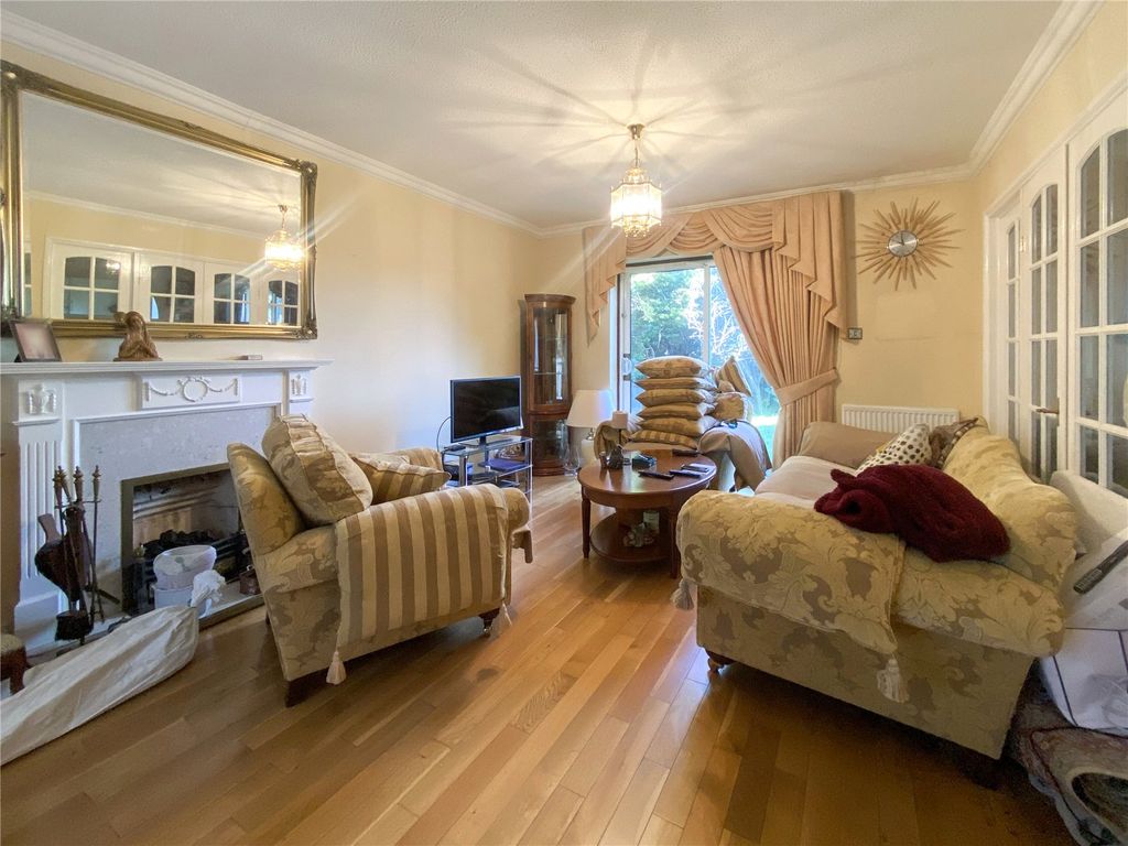 Property photo 2 of 33 Picture No. 20