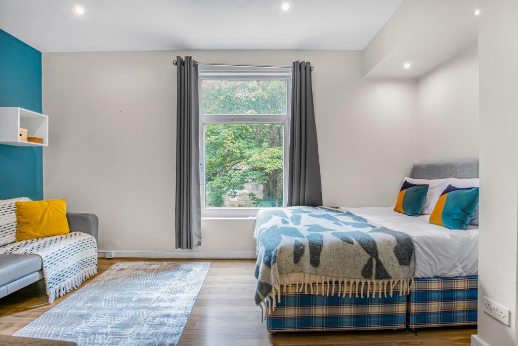 Property photo 3 of 10 Property Photo