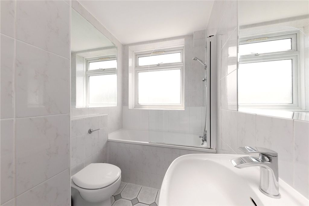 Property photo 3 of 8 Picture No. 06