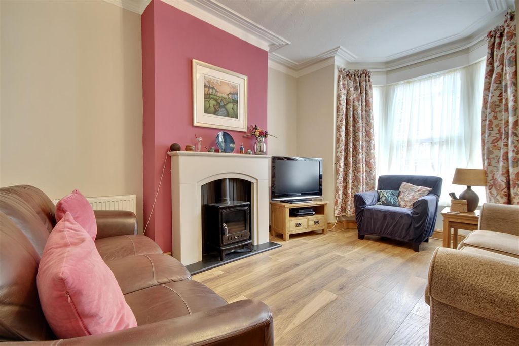 Property photo 2 of 15 83A32422-B16C-471B-Bf92-4A0D68E25A7E_1_201_A.Jpeg
