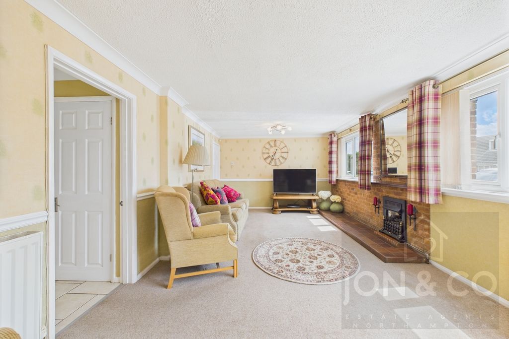 Property photo 3 of 17