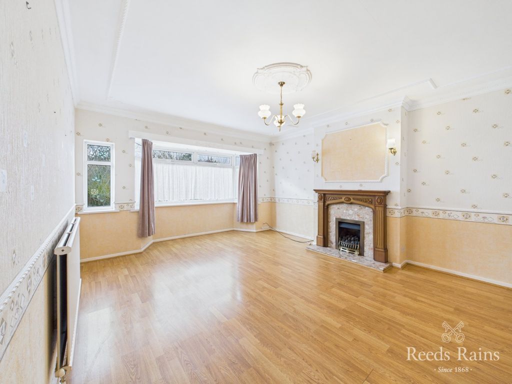 Property photo 3 of 21 Sitting Room