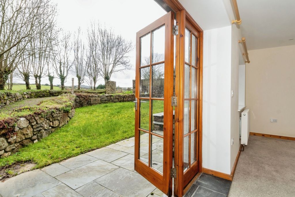 Property photo 3 of 20 Pbox-Img.Jpg