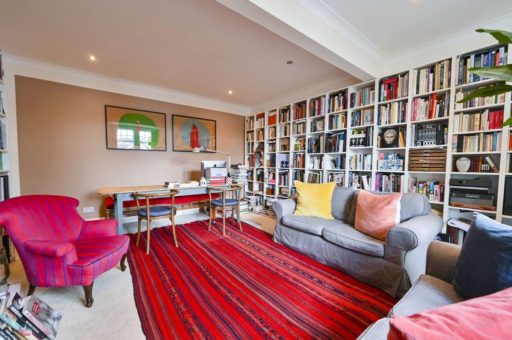 Property photo 1 of 11