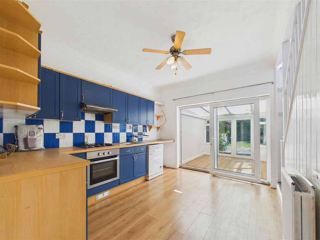 Property photo 2 of 7 Breakfast Kitchen