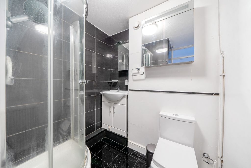 Property photo 2 of 12 116 Ashbrook 12