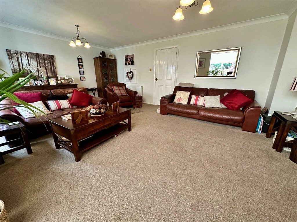 Property photo 2 of 22 Picture No. 21