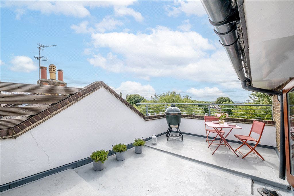 Property photo 3 of 22 Roof Terrace