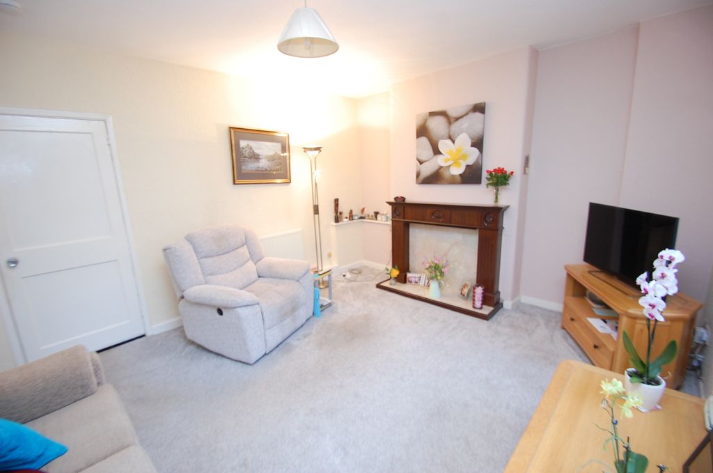 Property photo 3 of 21 4889372