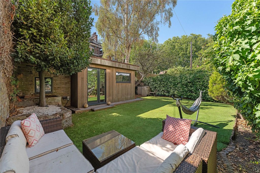 Property photo 2 of 12 Picture No. 30