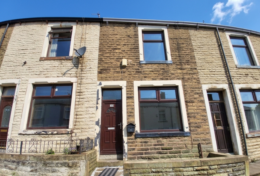 Property photo 2 of 17