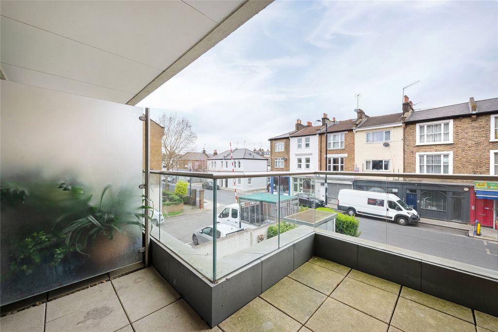 Property photo 2 of 20 Picture No. 30