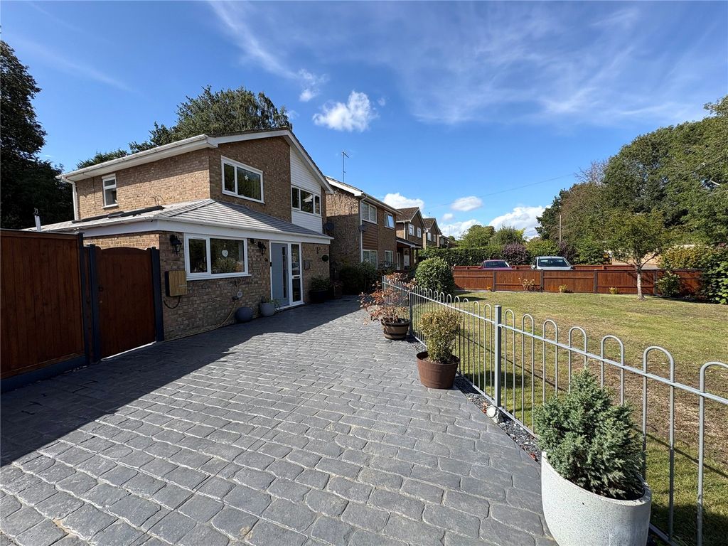 Property photo 1 of 32 Picture No. 06
