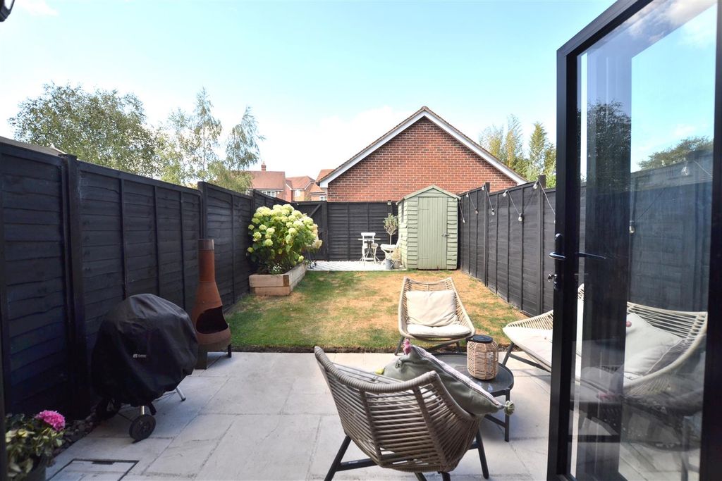 Property photo 2 of 16 Garden 3.Jpg