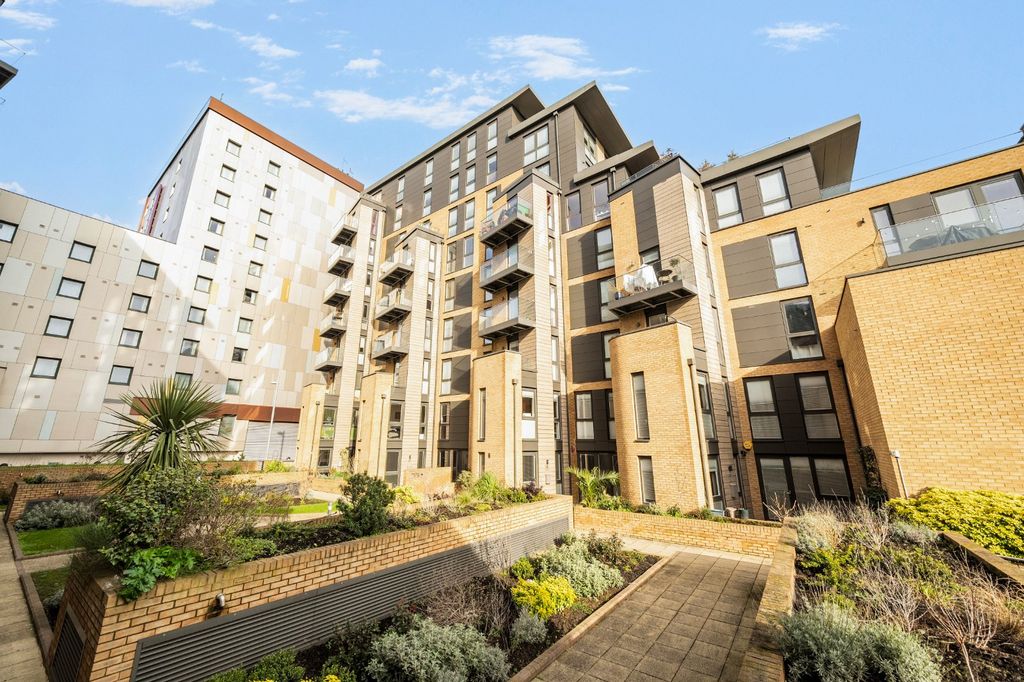 Property photo 2 of 29