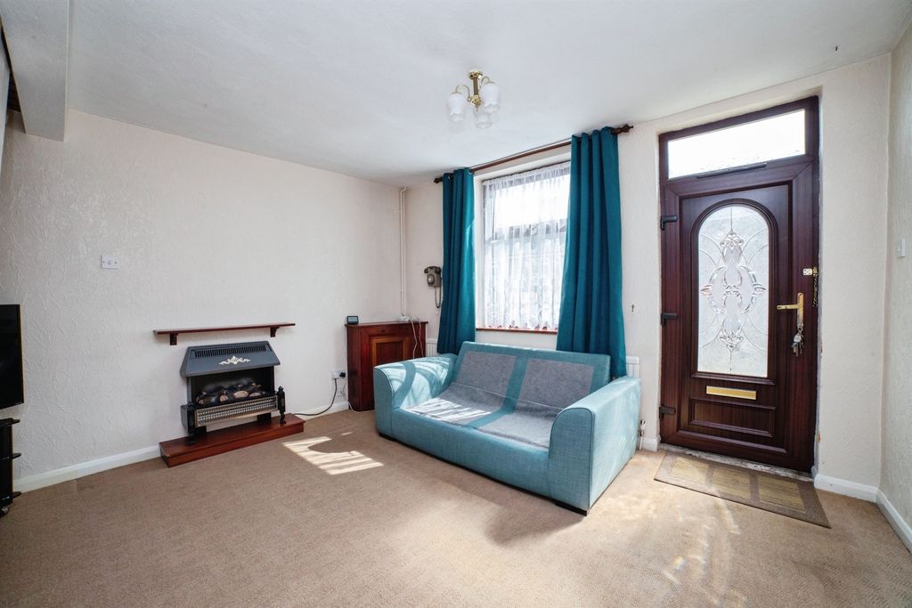 Property photo 3 of 17