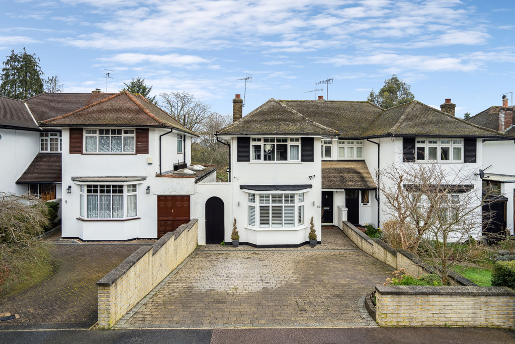 Property photo 1 of 17