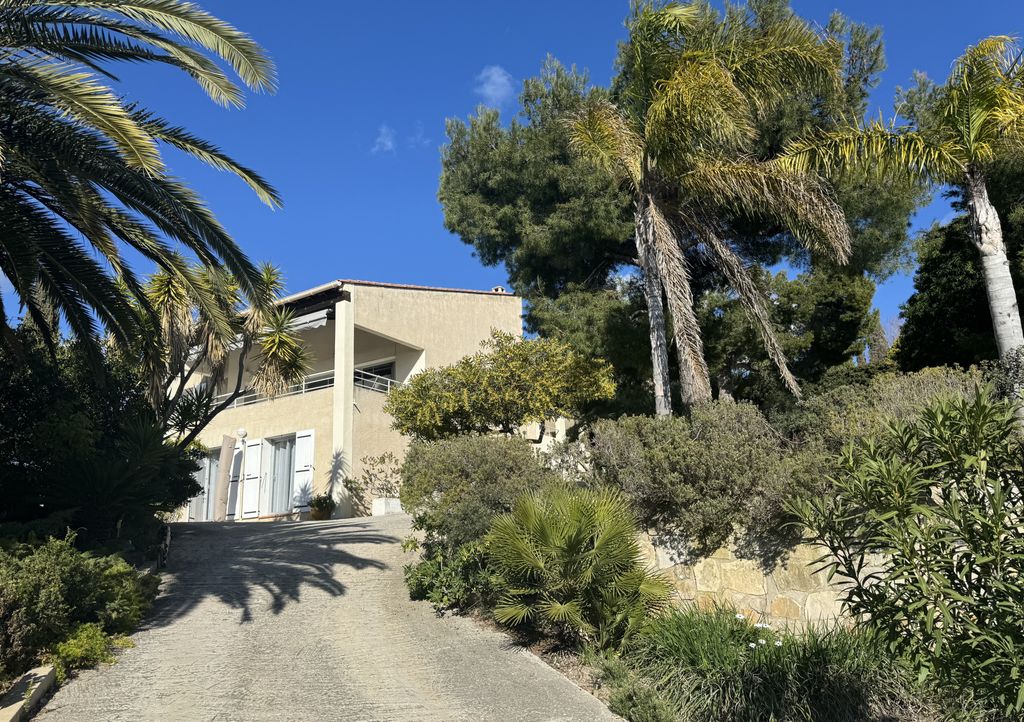 Property photo 1 of 28