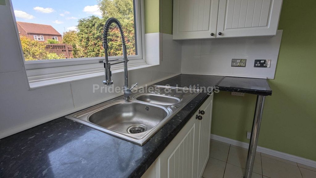 Property photo 3 of 16