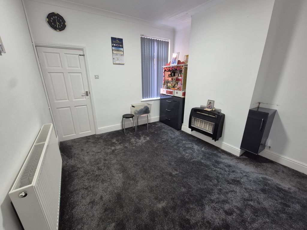 Property photo 3 of 11 Dining Room