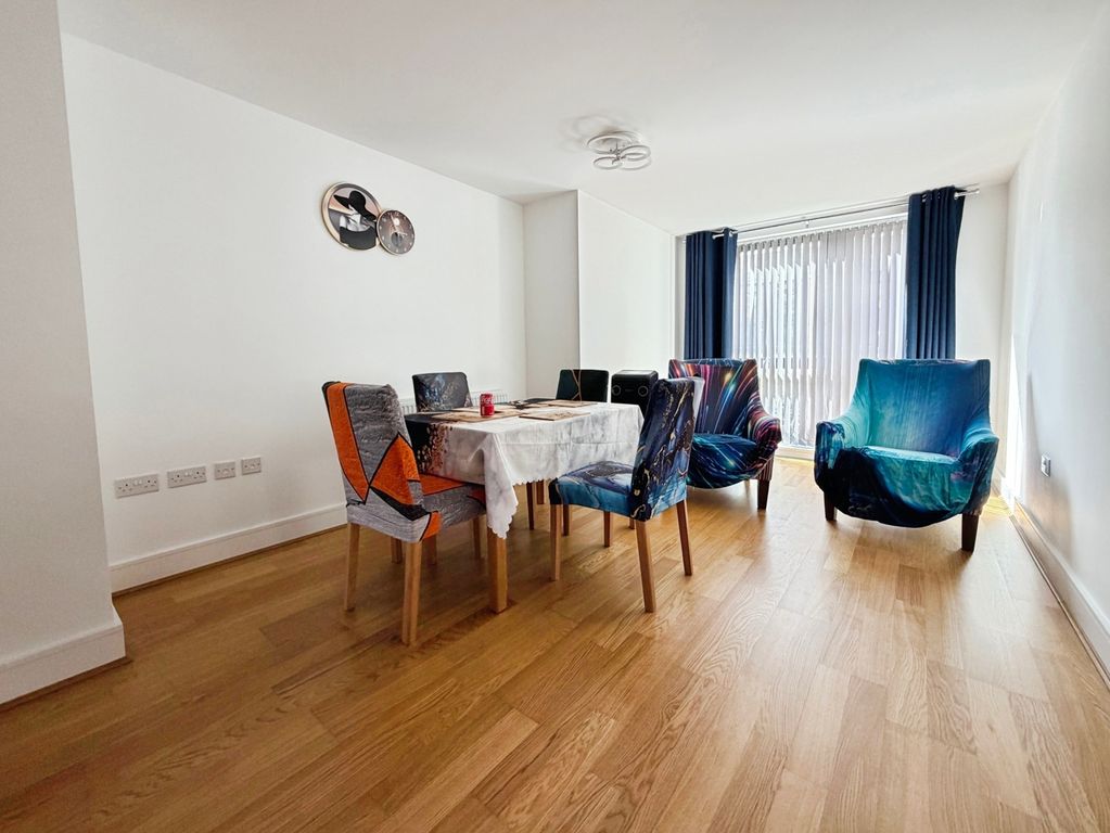 Property photo 3 of 10 Pbox-Img.Jpg