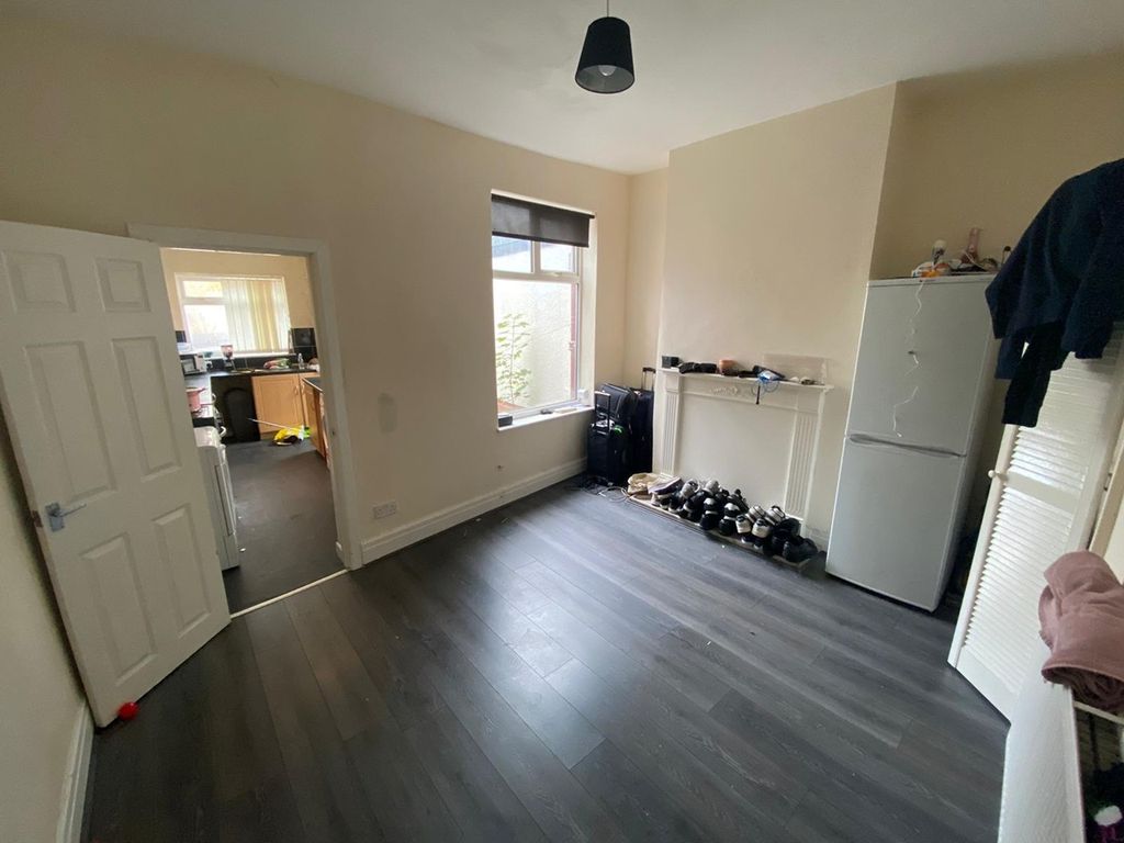Property photo 3 of 6
