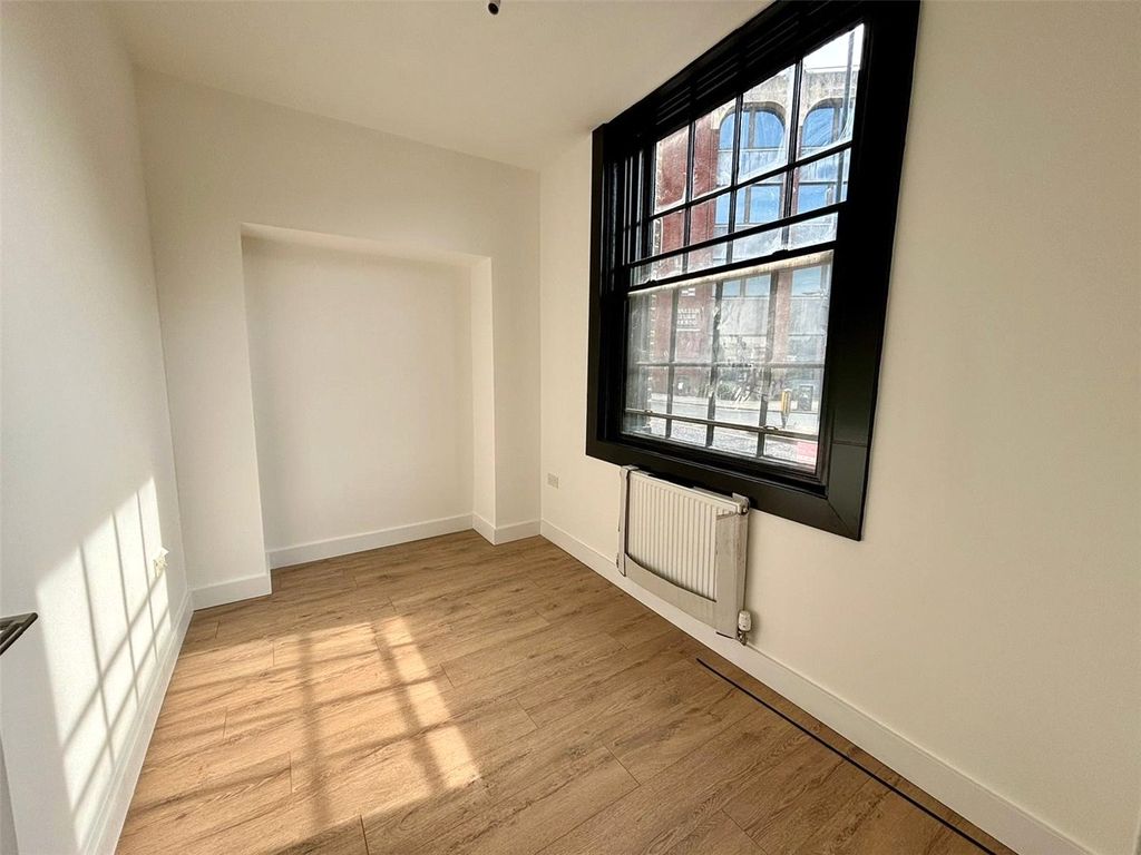 Property photo 3 of 6 Picture No. 02