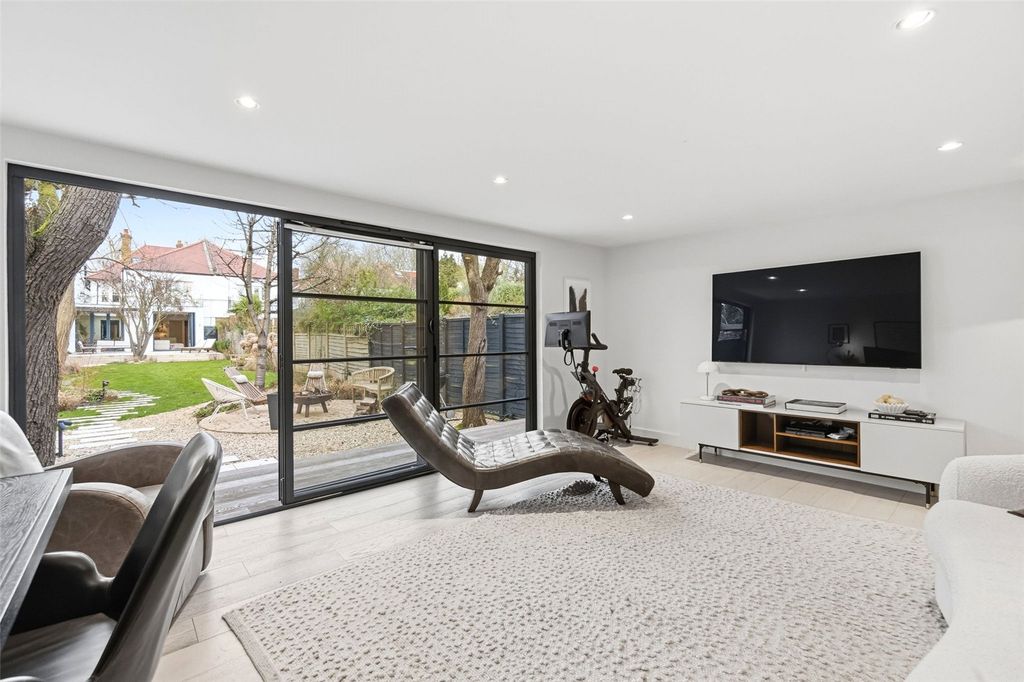 Additional image 16 of 5 bed semi-detached house for salePark Road, Hampton TW12