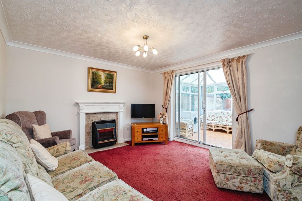 Property photo 3 of 17