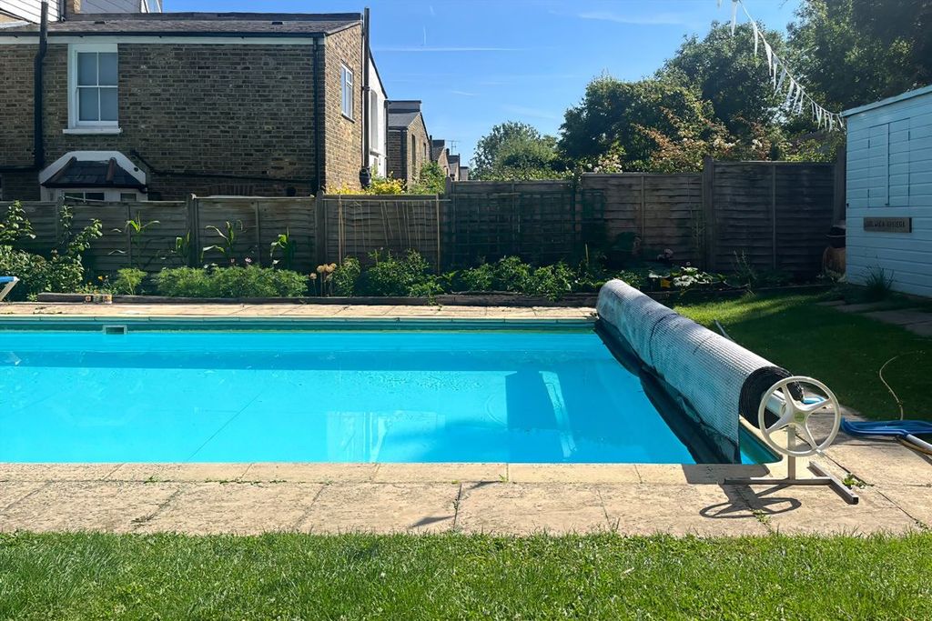 Property photo 2 of 11