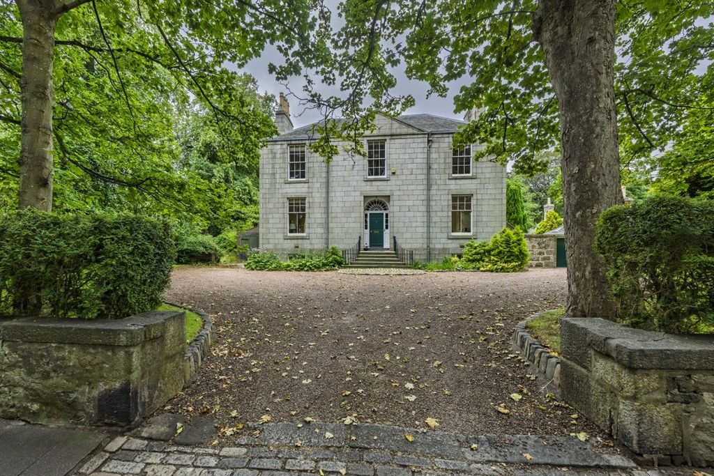 Property photo 1 of 12 Lead Image