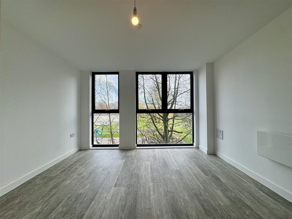 Property photo 2 of 12 Living Room Pic 2.Jpeg