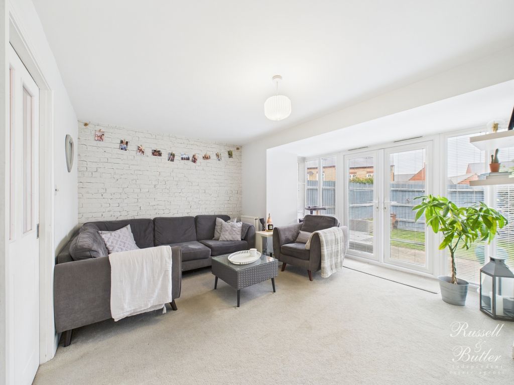 Property photo 3 of 26 Cam01995G0-Pr0374-Still004