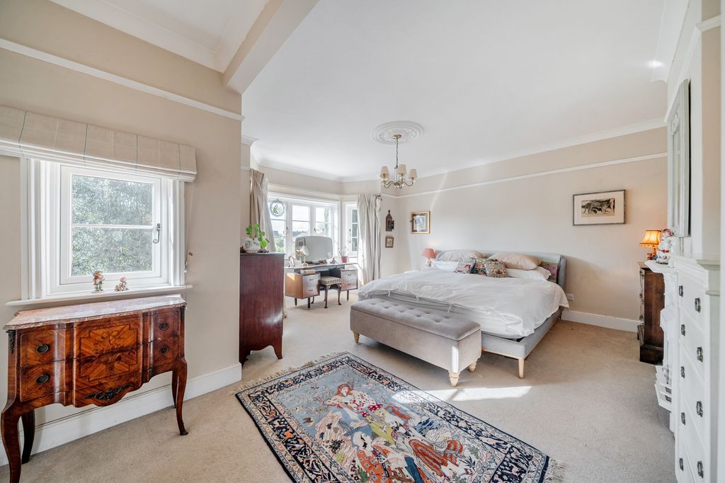 Additional image 7 of 5 bed semi-detached house for saleLoseley Lane, Liphook GU30