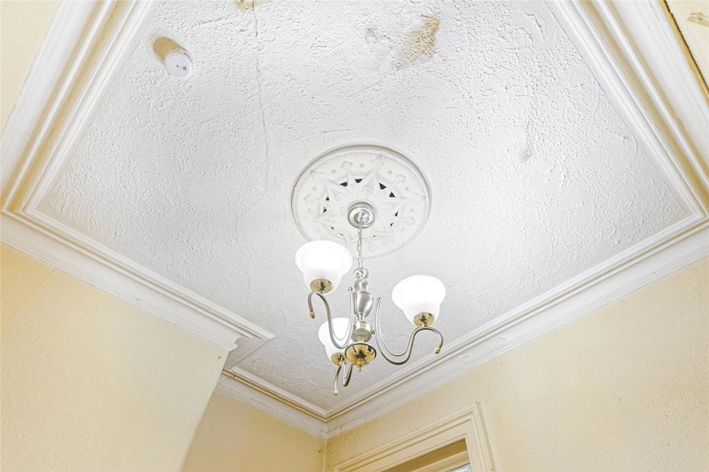 Property photo 3 of 21 Picture No. 02