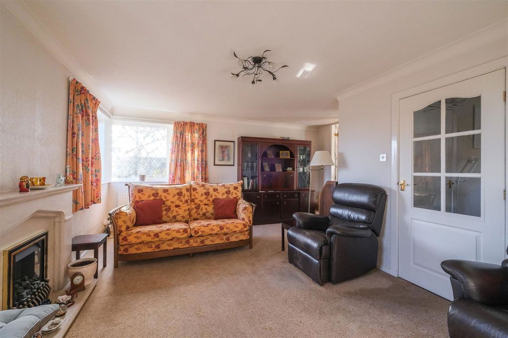 Property photo 2 of 18