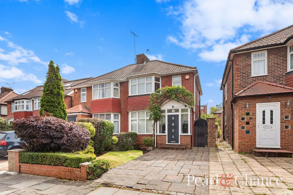 Property photo 1 of 17