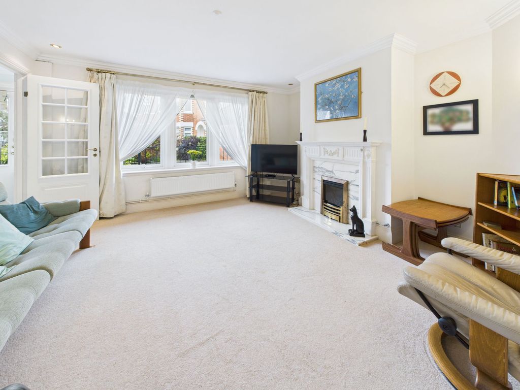 Property photo 3 of 13