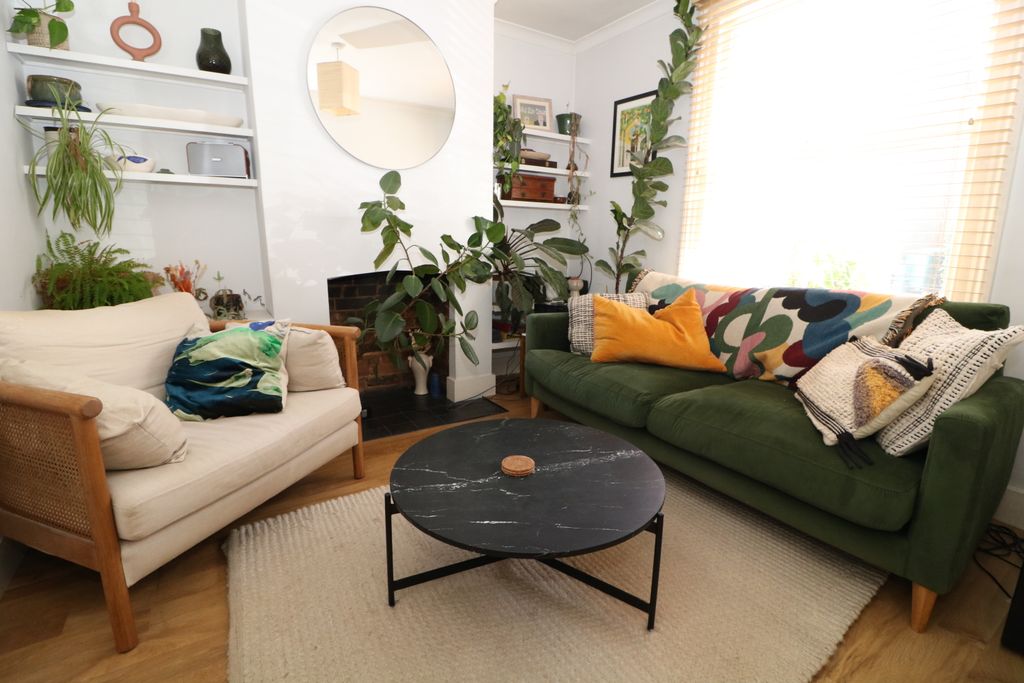 Property photo 1 of 9
