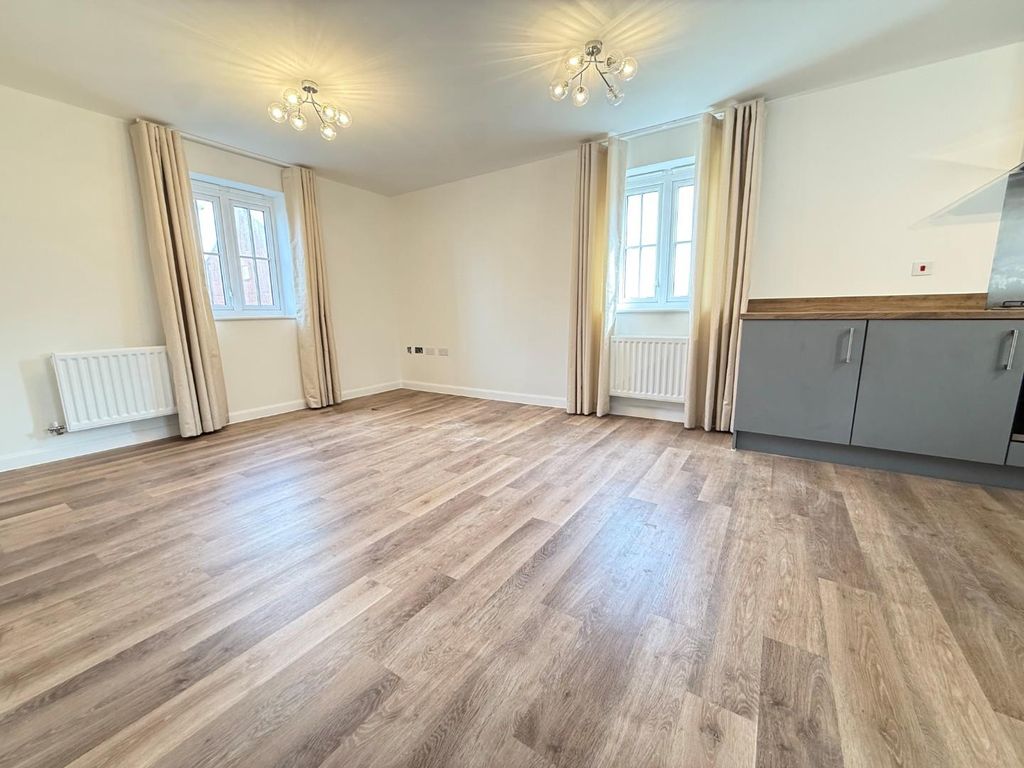 Property photo 3 of 10 28.Jpg