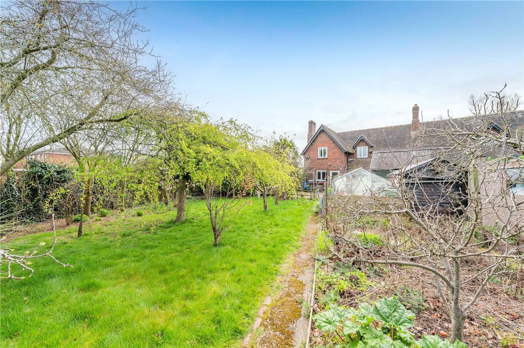 Property photo 2 of 38 Picture No. 28