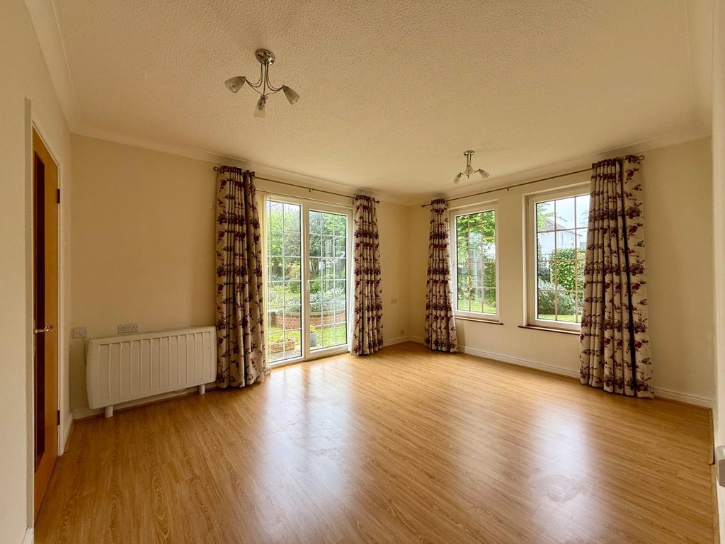 Property photo 2 of 10 Picture No. 17